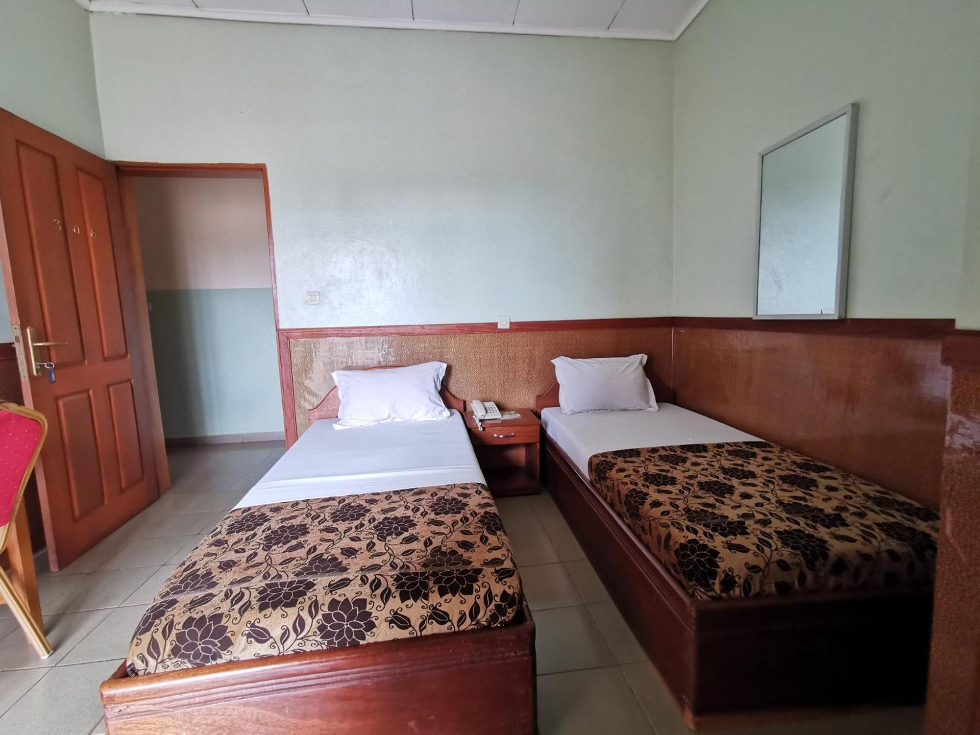 Tchatcha Hotel Yaounde Exterior photo